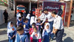 تبریک روز آتش نشانی توسط دانش آموزان کردکویی
