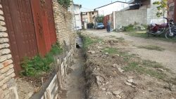 احداث جداول جمع آوری هدایت آبهای سطحی در امتداد شاهد ۸ محله ولاغوز